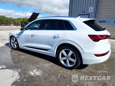 Drugie zdjęcie samochodu z przodu: 2019 AUDI E-TRON PREMIUM PLUS VIN:WA1LAAGEXKB022879 - miniatura