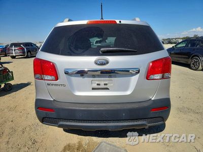 Zdjęcie 6 z 12 samochodu: 2013 KIA SORENTO LX VIN:5XYKTDA67DG390704 - miniatura