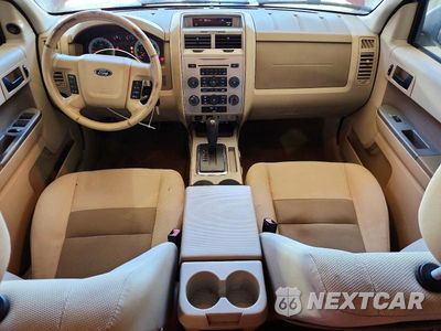 Zdjęcie 8 z 13 samochodu: 2009 FORD ESCAPE XLT VIN:1FMCU03739KA25028 - miniatura