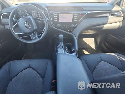 Zdjęcie 8 z 12 samochodu: 2018 TOYOTA CAMRY LE VIN:4T1B11HK8JU654008 - miniatura