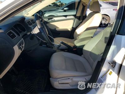 Zdjęcie 7 z 12 samochodu: 2017 VOLKSWAGEN JETTA SE VIN:3VWDB7AJ5HM410620 - miniatura