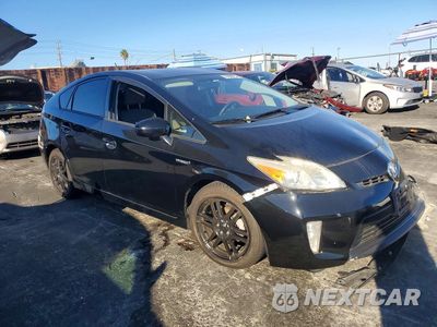 Czwarte zdjęcie samochodu z boku: 2015 TOYOTA PRIUS TWO VIN:JTDKN3DU5F1958661 - miniatura