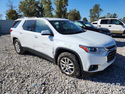 Czwarte zdjęcie samochodu z boku: 2018 CHEVROLET TRAVERSE LT VIN:1GNEVGKW4JJ143215 - miniatura