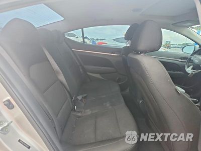Zdjęcie 10 z 12 samochodu: 2019 HYUNDAI ELANTRA VALUE EDITION VIN:5NPD84LF7KH456522 - miniatura