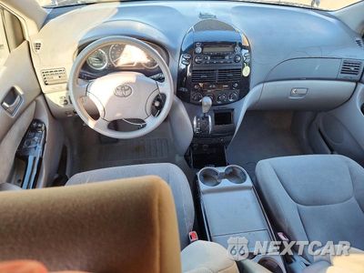 Zdjęcie 8 z 13 samochodu: 2004 TOYOTA SIENNA LE 8 PASSENGER VIN:5TDZA23C74S040276 - miniatura