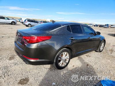 Trzecie zdjęcie samochodu z tyłu: 2013 KIA OPTIMA LX VIN:5XXGM4A7XDG150157 - miniatura