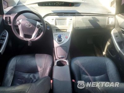Zdjęcie 8 z 12 samochodu: 2012 TOYOTA PRIUS TWO VIN:JTDKN3DU2C1513774 - miniatura
