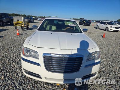 Piąte zdjęcie samochodu w środku: 2014 CHRYSLER 300C VIN:2C3CCAEG6EH379903 - miniatura