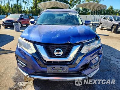 Piąte zdjęcie samochodu w środku: 2017 NISSAN ROGUE S VIN:KNMAT2MT0HP545338 - miniatura