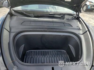 Zdjęcie 11 z 12 samochodu: 2025 TESLA MODEL Y VIN:7SAYGDEF9SF299286 - miniatura
