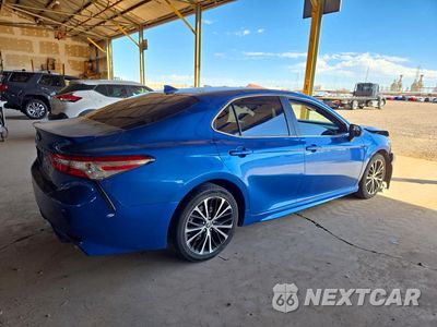Trzecie zdjęcie samochodu z tyłu: 2020 TOYOTA CAMRY SE VIN:4T1G11AK3LU383930 - miniatura