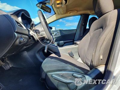 Zdjęcie 7 z 12 samochodu: 2015 CHRYSLER 200 LIMITED VIN:1C3CCCAB5FN700893 - miniatura