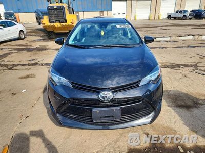 Piąte zdjęcie samochodu w środku: 2018 TOYOTA COROLLA LE VIN:2T1BURHE4JC060307 - miniatura