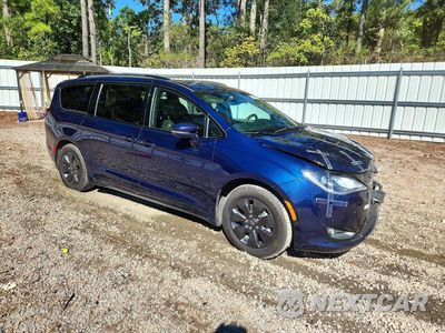 Czwarte zdjęcie samochodu z boku: 2020 CHRYSLER PACIFICA HYBRID LIMITED VIN:2C4RC1N75LR193251 - miniatura