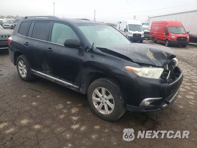 Czwarte zdjęcie samochodu z boku: 2013 TOYOTA HIGHLANDER SE VIN:5TDBK3EH8DS206169 - miniatura