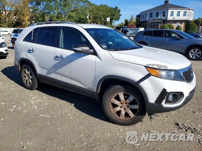 Czwarte zdjęcie samochodu z boku: 2013 KIA SORENTO LX VIN:5XYKTDA68DG401046 - miniatura