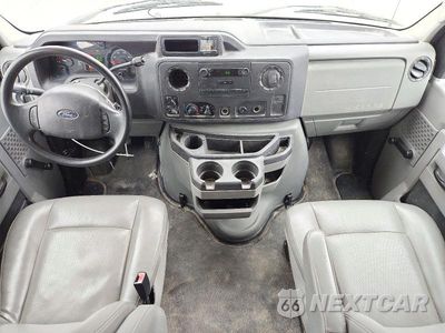 Zdjęcie 8 z 13 samochodu: 2009 FORD ECONOLINE E350 SUPER DUTY WAGON VIN:1FBSS31L79DA63717 - miniatura