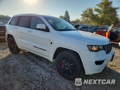 Czwarte zdjęcie samochodu z boku: 2018 JEEP GRAND CHEROKEE LAREDO VIN:1C4RJFAG4JC256807 - miniatura
