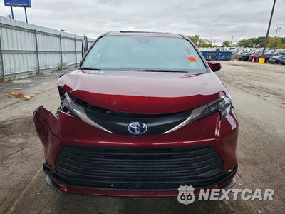Piąte zdjęcie samochodu w środku: 2025 TOYOTA SIENNA XLE 7-PASSENGER VIN:5TDJSKFC7SS226614 - miniatura