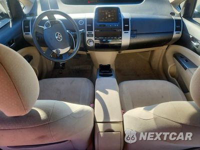 Zdjęcie 8 z 13 samochodu: 2005 TOYOTA PRIUS BASE VIN:JTDKB20U353033713 - miniatura