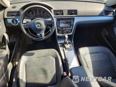 Zdjęcie 8 z 12 samochodu: 2012 VOLKSWAGEN PASSAT SE VIN:1VWBP7A38CC028697 - miniatura