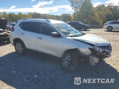 Czwarte zdjęcie samochodu z boku: 2017 NISSAN ROGUE SV VIN:5N1AT2MV4HC884883 - miniatura