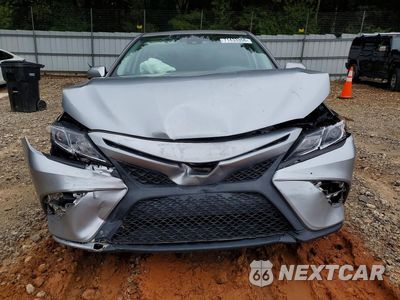 Piąte zdjęcie samochodu w środku: 2020 TOYOTA CAMRY SE VIN:4T1G11AKXLU858649 - miniatura