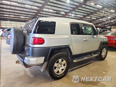Trzecie zdjęcie samochodu z tyłu: 2007 TOYOTA FJ CRUISER BASE VIN:JTEBU11F870026633 - miniatura