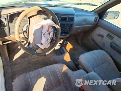 Zdjęcie 8 z 12 samochodu: 1996 TOYOTA TACOMA BASE VIN:4TAVL52N6TZ166988 - miniatura