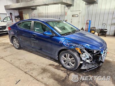 Czwarte zdjęcie samochodu z boku: 2017 HYUNDAI ELANTRA SE VIN:5NPD84LFXHH039405 - miniatura