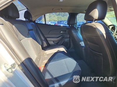 Zdjęcie 10 z 12 samochodu: 2015 CHEVROLET MALIBU 2LT VIN:1G11D5SL7FF176345 - miniatura