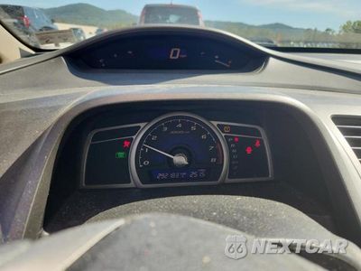 Zdjęcie 9 z 12 samochodu: 2010 HONDA CIVIC LX VIN:2HGFA1F50AH584706 - miniatura