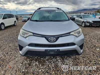 Piąte zdjęcie samochodu w środku: 2018 TOYOTA RAV4 LE VIN:2T3BFREV9JW798270 - miniatura