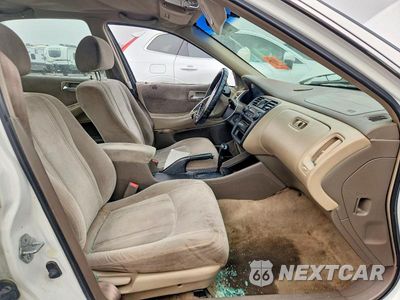 Zdjęcie 7 z 12 samochodu: 2000 HONDA ACCORD LX VIN:3HGCG6659YG702888 - miniatura