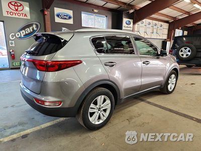 Trzecie zdjęcie samochodu z tyłu: 2018 KIA SPORTAGE LX VIN:KNDPMCAC7J7407884 - miniatura
