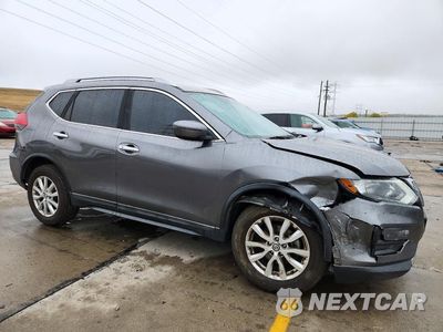 Czwarte zdjęcie samochodu z boku: 2017 NISSAN ROGUE SV VIN:5N1AT2MV9HC858022 - miniatura