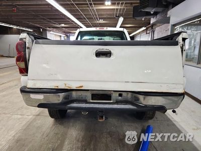 Zdjęcie 6 z 13 samochodu: 2005 CHEVROLET SILVERADO C2500 HEAVY DUTY VIN:1GCHC24UX5E249225 - miniatura