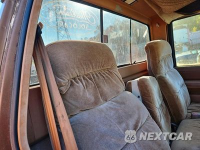 Zdjęcie 10 z 12 samochodu: 1989 CHEVROLET GMT-400 K2500 VIN:1GCGK24K0KE179579 - miniatura