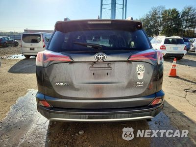Zdjęcie 6 z 12 samochodu: 2017 TOYOTA RAV4 XLE VIN:JTMRFREV7HD209965 - miniatura