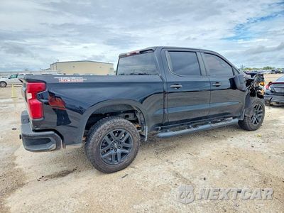 Trzecie zdjęcie samochodu z tyłu: 2021 CHEVROLET SILVERADO K1500 TRAIL BOSS CUSTOM VIN:3GCPYCEF4MG316623 - miniatura