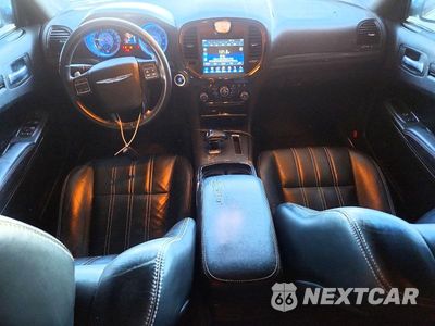 Zdjęcie 8 z 12 samochodu: 2013 CHRYSLER 300 S VIN:2C3CCABG5DH532919 - miniatura