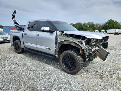 Czwarte zdjęcie samochodu z boku: 2024 TOYOTA TUNDRA 1794 EDITION VIN:5TFMA5DB0RX237048 - miniatura