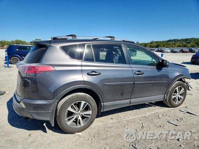 Trzecie zdjęcie samochodu z tyłu: 2017 TOYOTA RAV4 XLE VIN:JTMWFREV0HJ102180 - miniatura