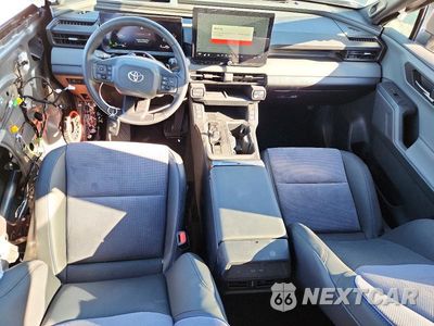 Zdjęcie 8 z 14 samochodu: 2026 TOYOTA RAV4 PLUG-IN HYBRID XSE VIN:JTM7ERAV1TD013044 - miniatura