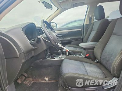 Zdjęcie 7 z 13 samochodu: 2017 MITSUBISHI OUTLANDER SE VIN:JA4AD3A39HZ009753 - miniatura