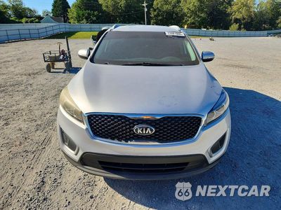 Piąte zdjęcie samochodu w środku: 2018 KIA SORENTO LX VIN:5XYPG4A38JG357173 - miniatura