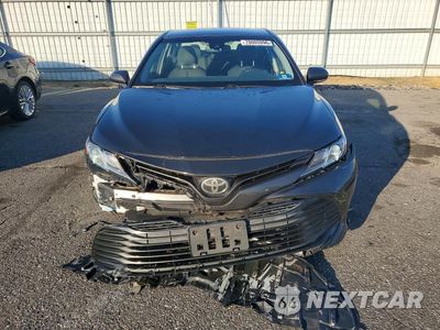 Piąte zdjęcie samochodu w środku: 2018 TOYOTA CAMRY LE VIN:JTNB11HK1J3034980 - miniatura