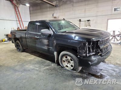 Czwarte zdjęcie samochodu z boku: 2018 CHEVROLET SILVERADO K1500 CUSTOM VIN:1GCVKPECXJZ229021 - miniatura