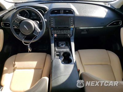 Zdjęcie 8 z 13 samochodu: 2017 JAGUAR F-PACE VIN:SADCS2BN9HA086642 - miniatura