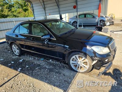 Czwarte zdjęcie samochodu z boku: 2013 MERCEDES-BENZ C 300 4MATIC VIN:WDDGF8AB7DR288019 - miniatura